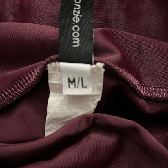 Onzie Flow Pants Womens Medium Large Sporty Legging Burgundy Mesh Inserts Crop - Picture 7 of 7